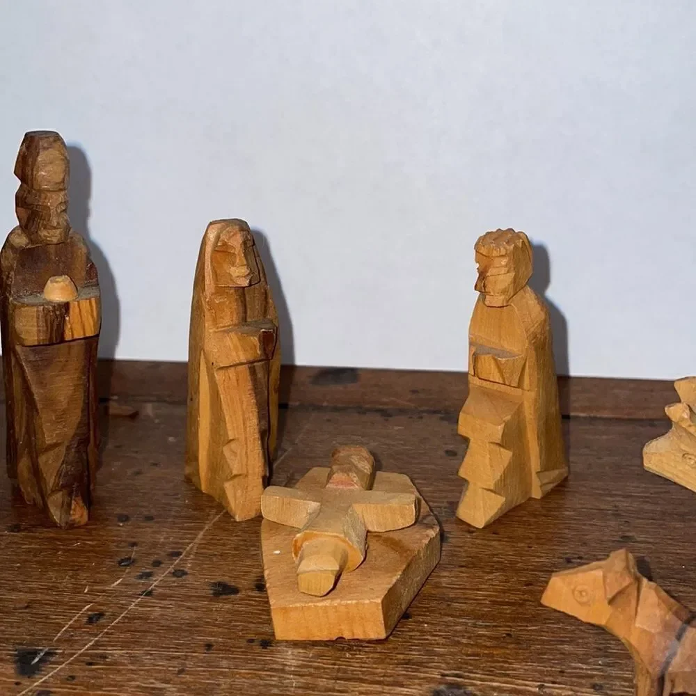 Vtg 11 piece hand carved wooden nativity scene Christmas decoration‎